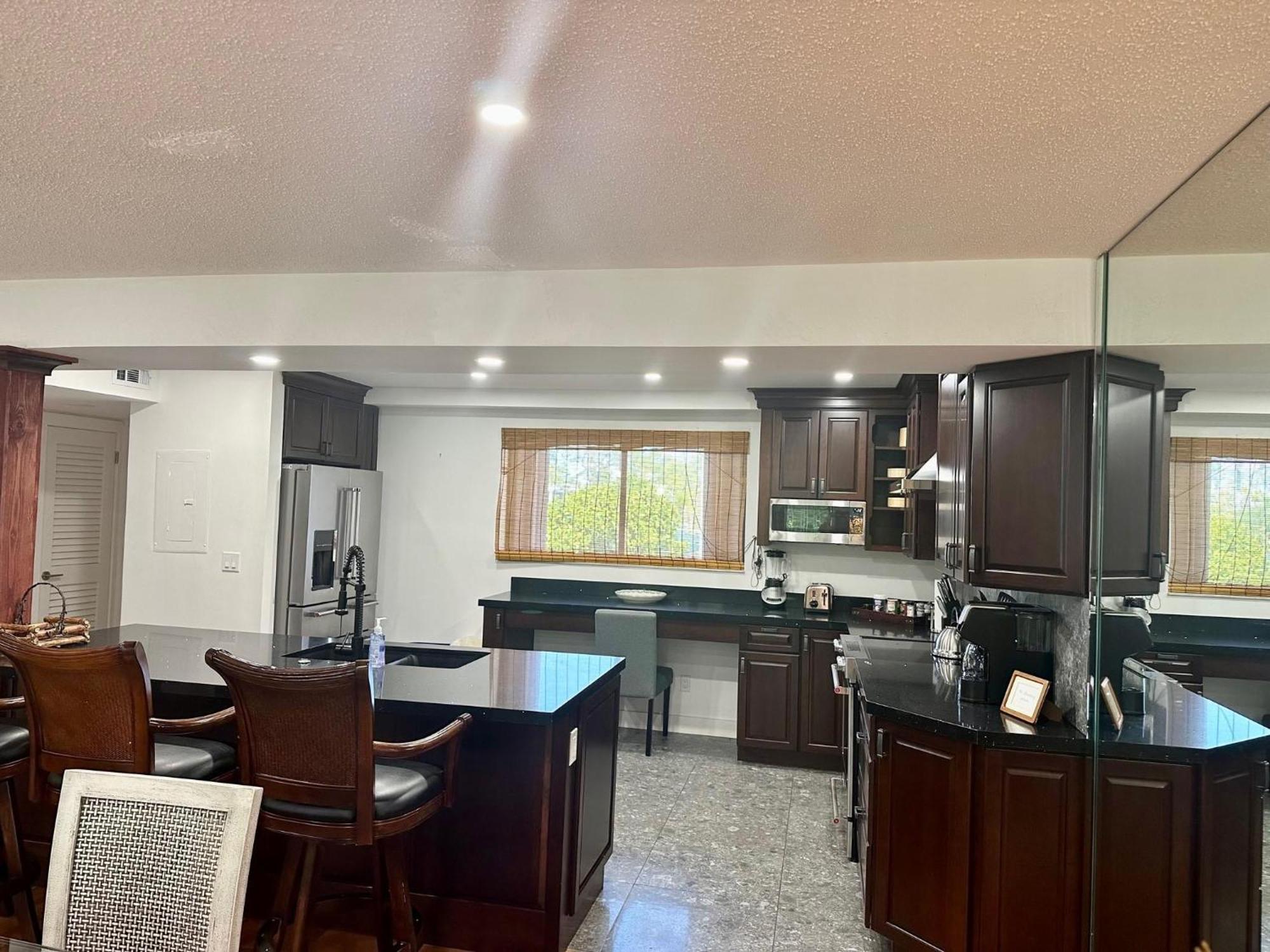 Beautifully Renovated Summer Of 2020 Come And Enjoy This Lovely Unit คีย์เวสต์ ภายนอก รูปภาพ