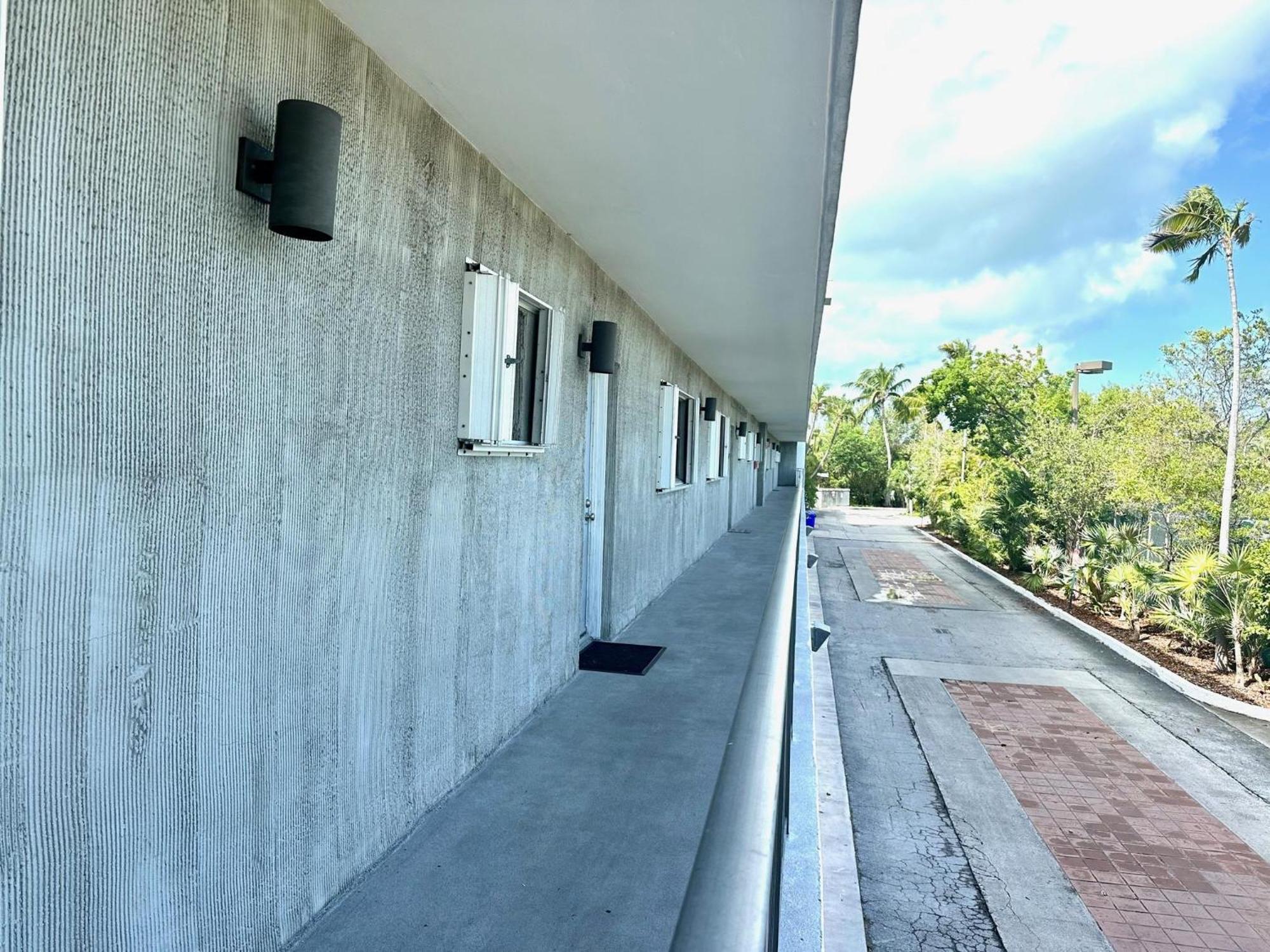 Beautifully Renovated Summer Of 2020 Come And Enjoy This Lovely Unit คีย์เวสต์ ภายนอก รูปภาพ